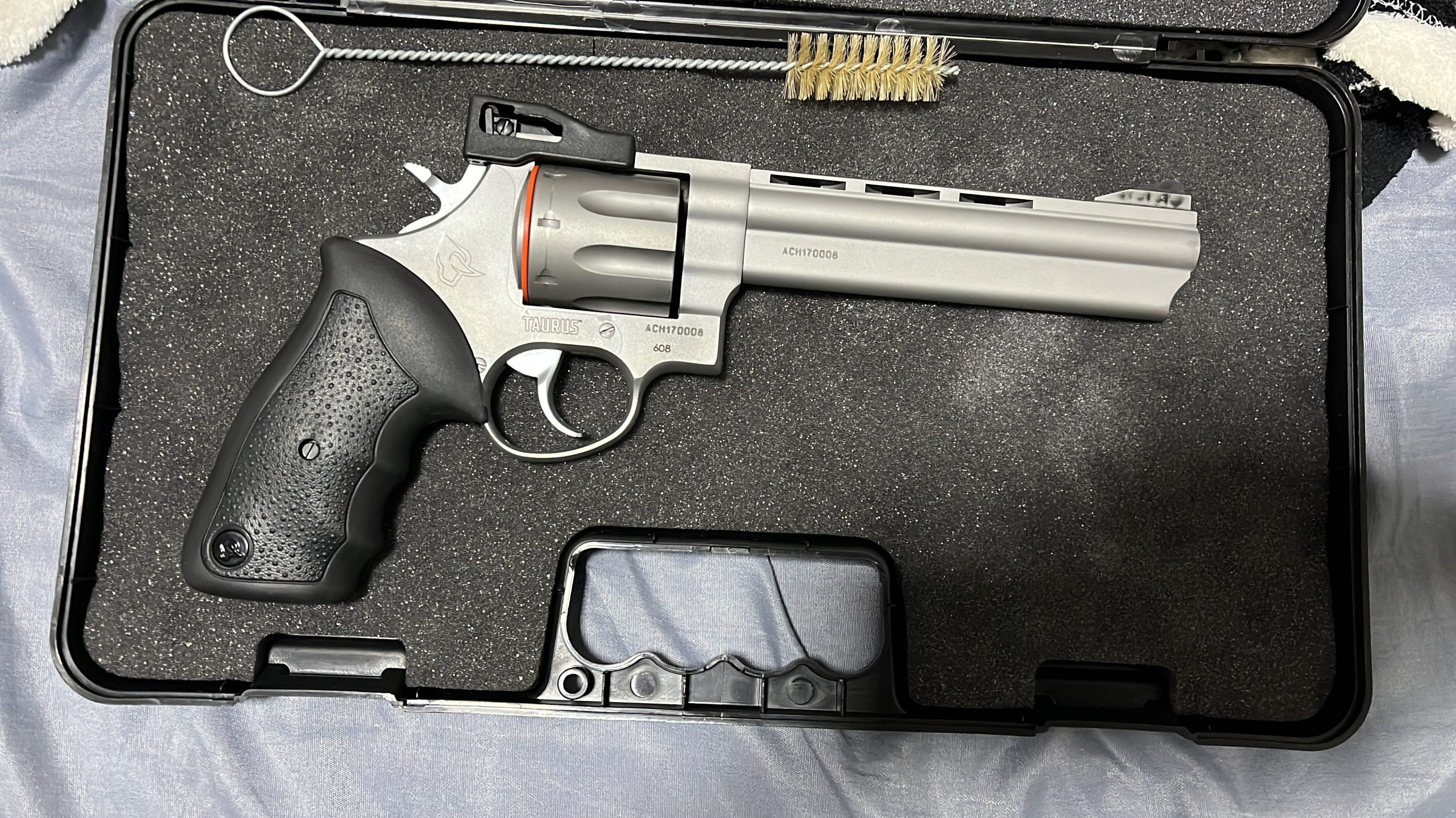 COMPRAR REVOLVER RT608 CAL. 357 NO PARAGUAI